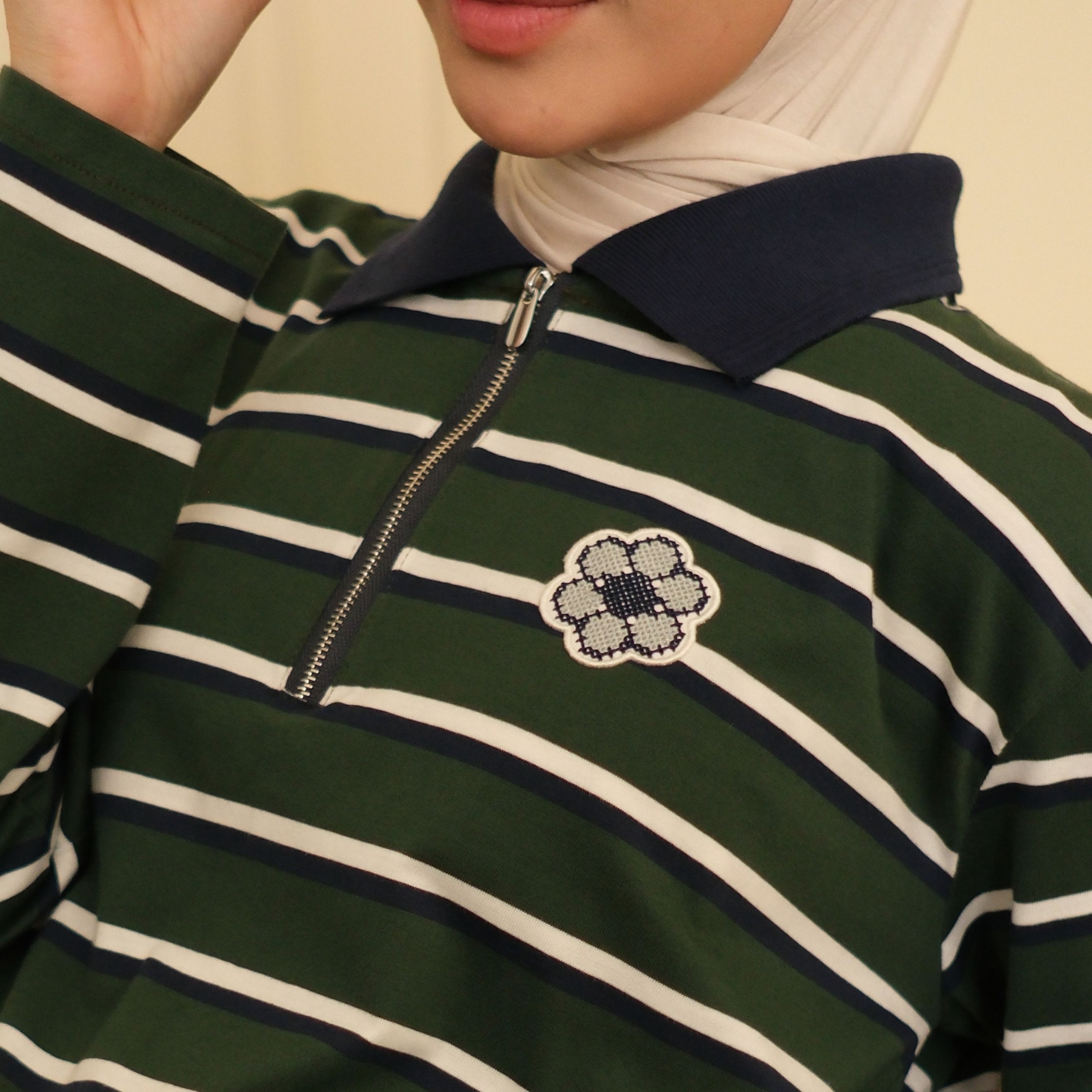 GIYOMI ID - Levia Top / Atasan Polo Wanita / Half Zipper / Stripe / Soft Cotton Blend