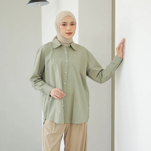 Image of GIYOMI ID - Mae Shirt / Kemeja Wanita / Kemeja Bahan Soft Cotton / Baju Atasan Wanita