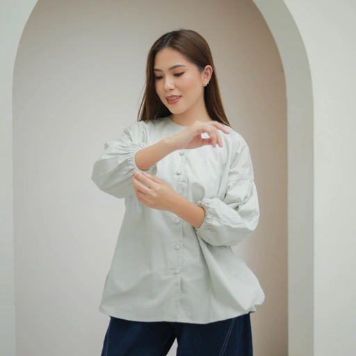 Image of GIYOMI ID - Maddie Blouse/Blouse Wanita/Atasan Bahan Poplin/Atasan Wanita
