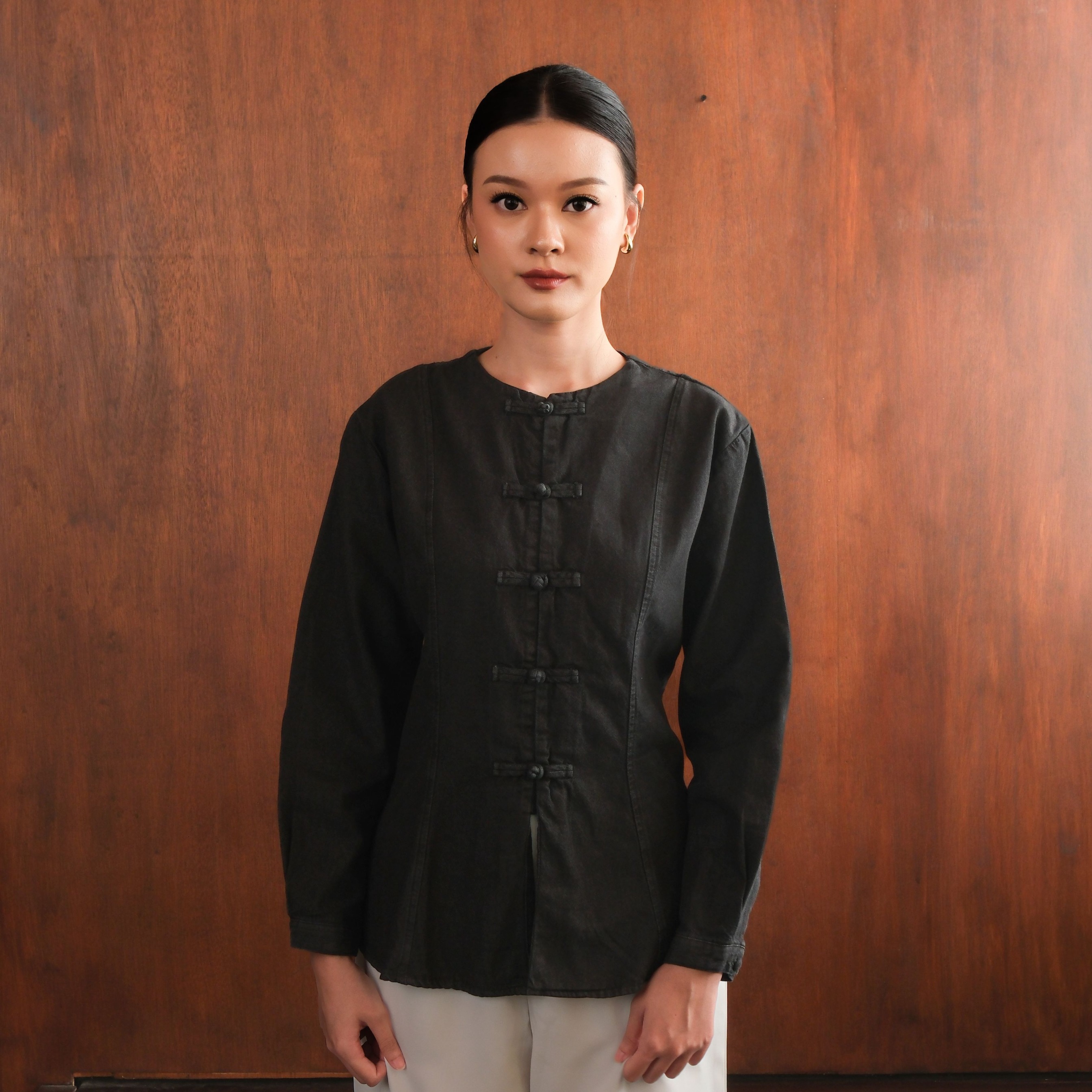 GIYOMI ID - Ava Blouse / Kemeja Wanita / Kemeja Bahan Denim / Baju Atasan Wanita