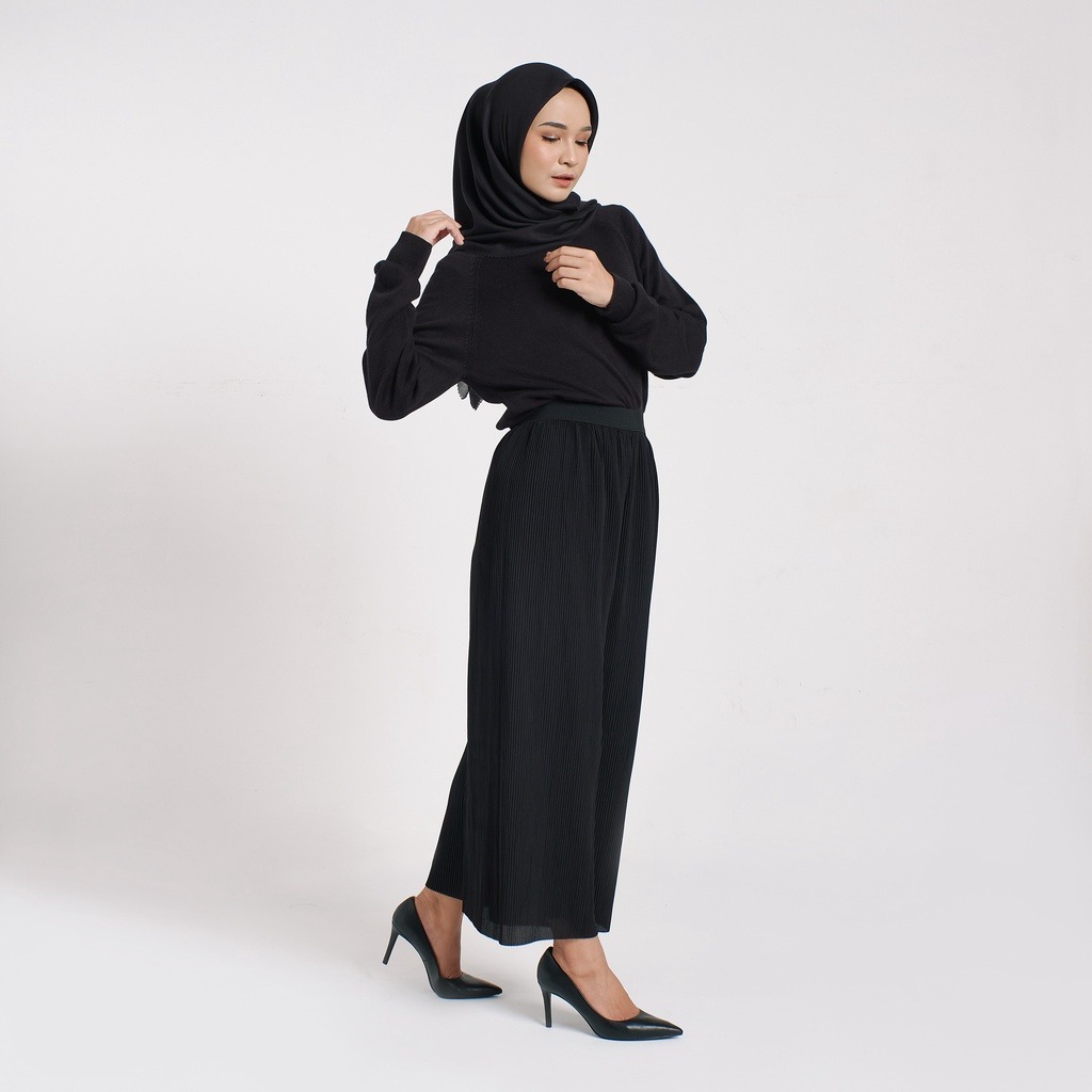 Pleats Kulot Black