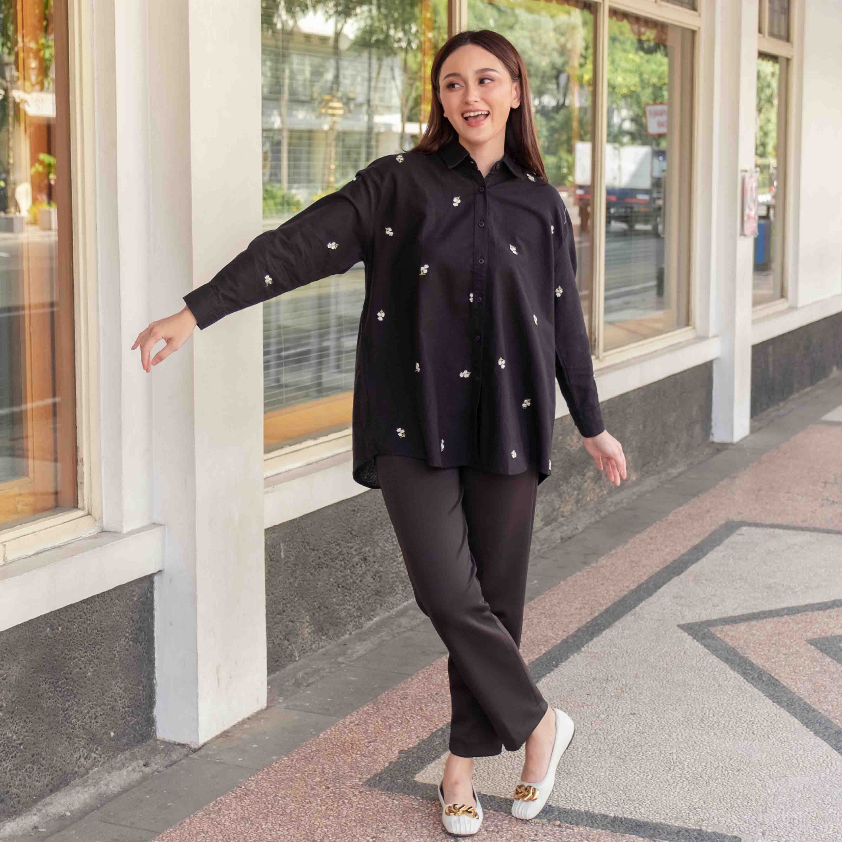 GIYOMI ID - Aile Shirt Embroidery / Kemeja Wanita / Kemeja Bahan Linen / Baju Atasan Wanita