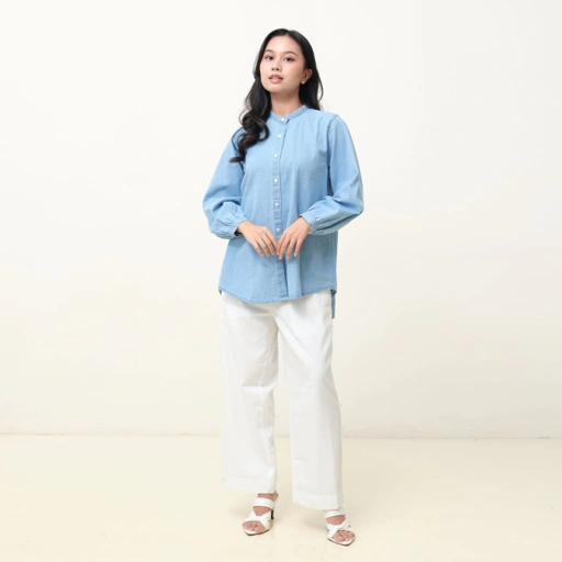 Image of Jeanne Blouse Light Blue 