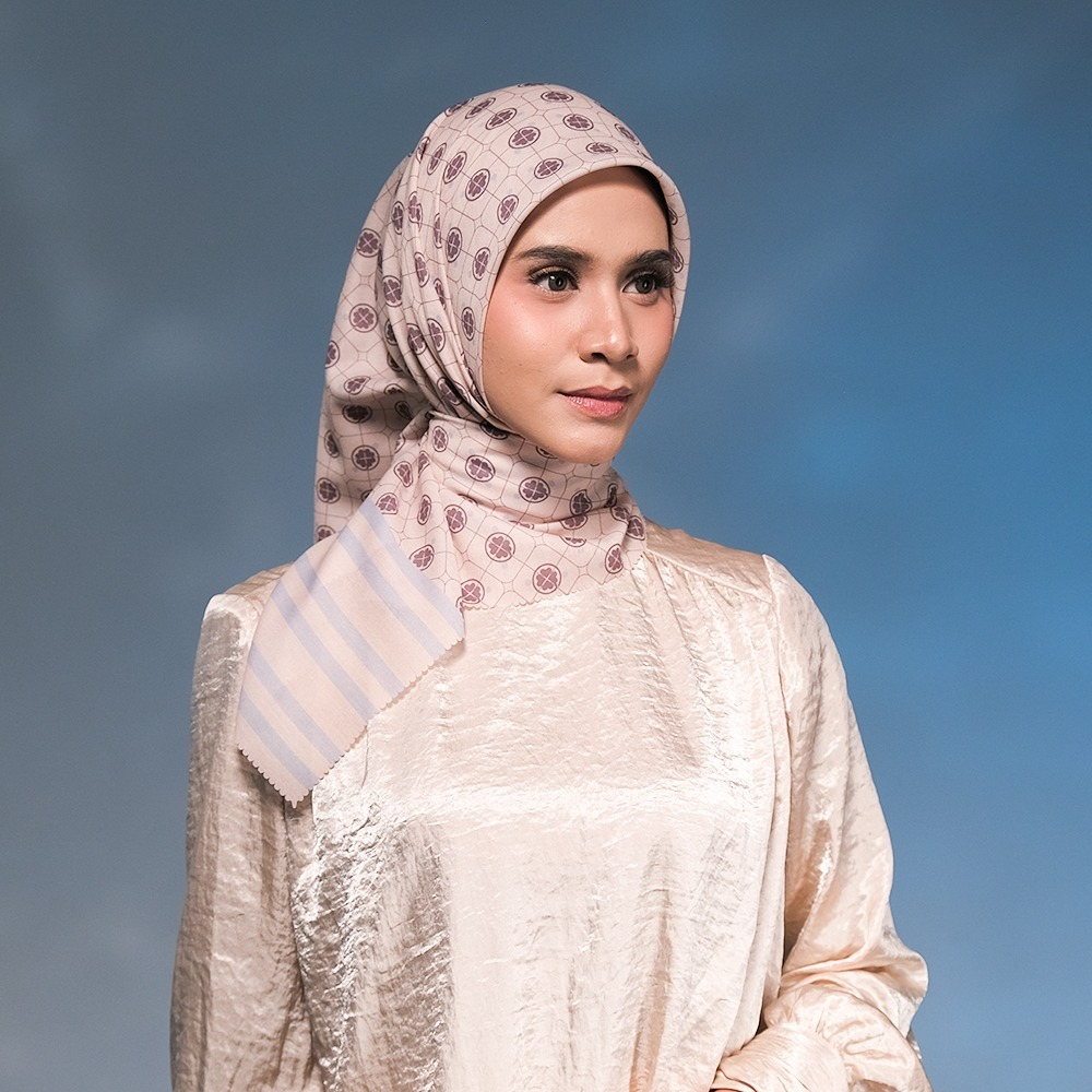 Shafira - Letitia Printed Scarf - Hijab Segi Empat Motif - Hard Box Packaging