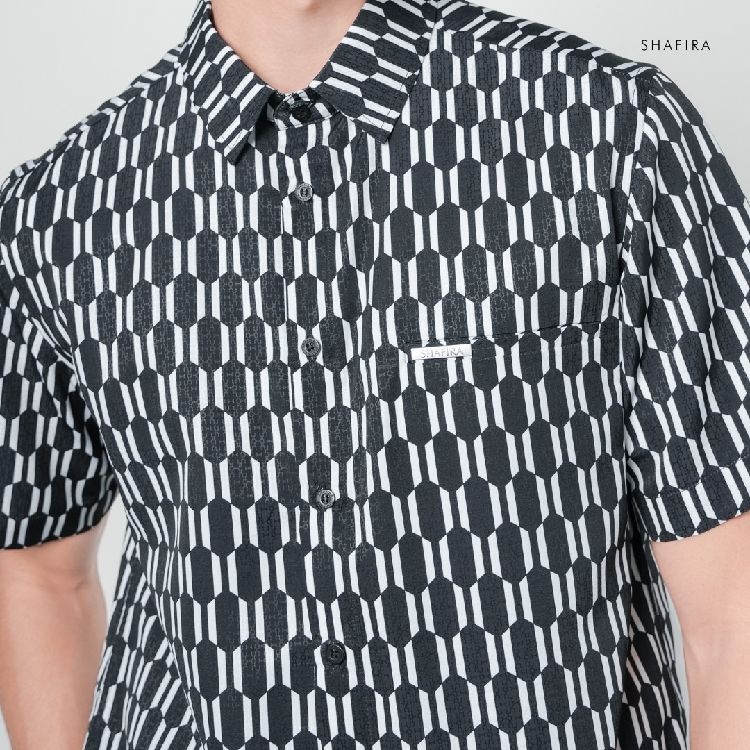 Shafira - Veriel Menswear - Printed Geo Short Sleeve Shirt - Bahan Poly Cotton Dobby Printed