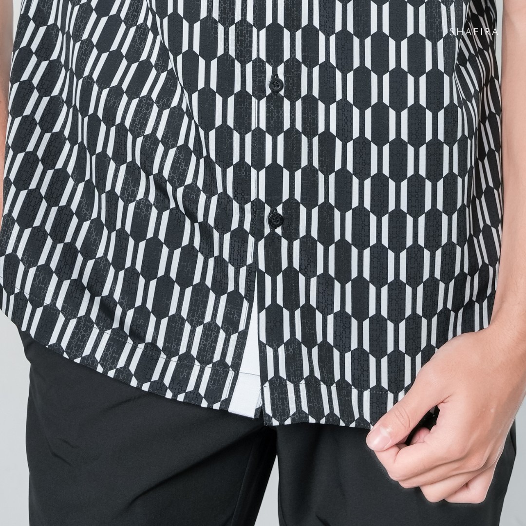 Shafira - Veriel Menswear - Printed Geo Short Sleeve Shirt - Bahan Poly Cotton Dobby Printed