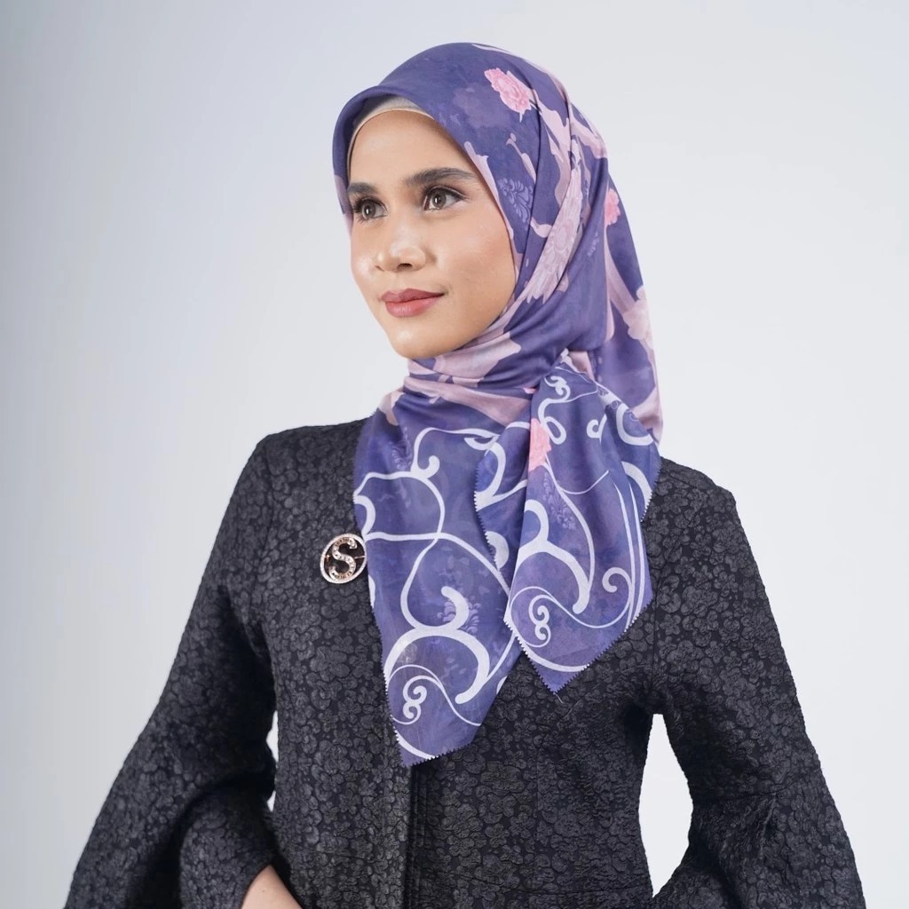 Shafira - Florentine Printed Scarf - Hijab Segi Empat Motif - Voal - Hard Box Packaging