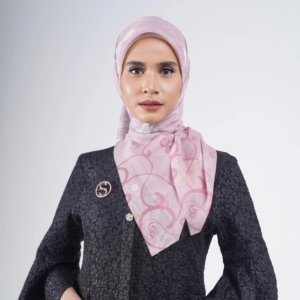 Shafira - Florentine Printed Scarf - Hijab Segi Empat Motif - Voal - Hard Box Packaging