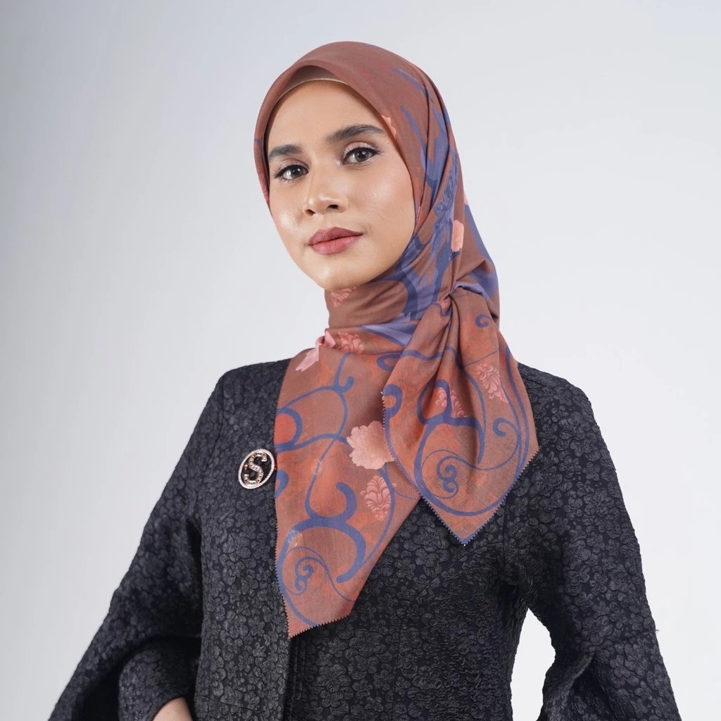 Shafira - Florentine Printed Scarf - Hijab Segi Empat Motif - Voal - Hard Box Packaging