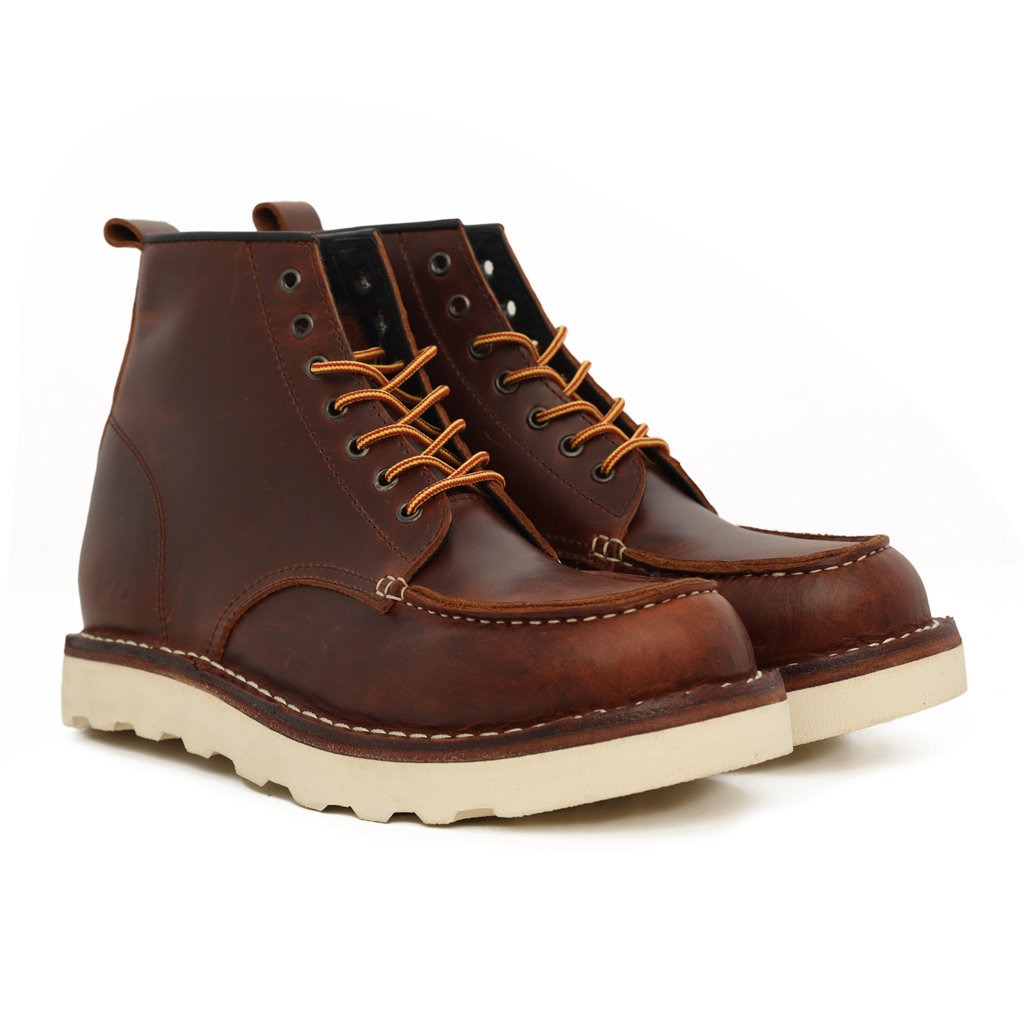Moctoe Boots