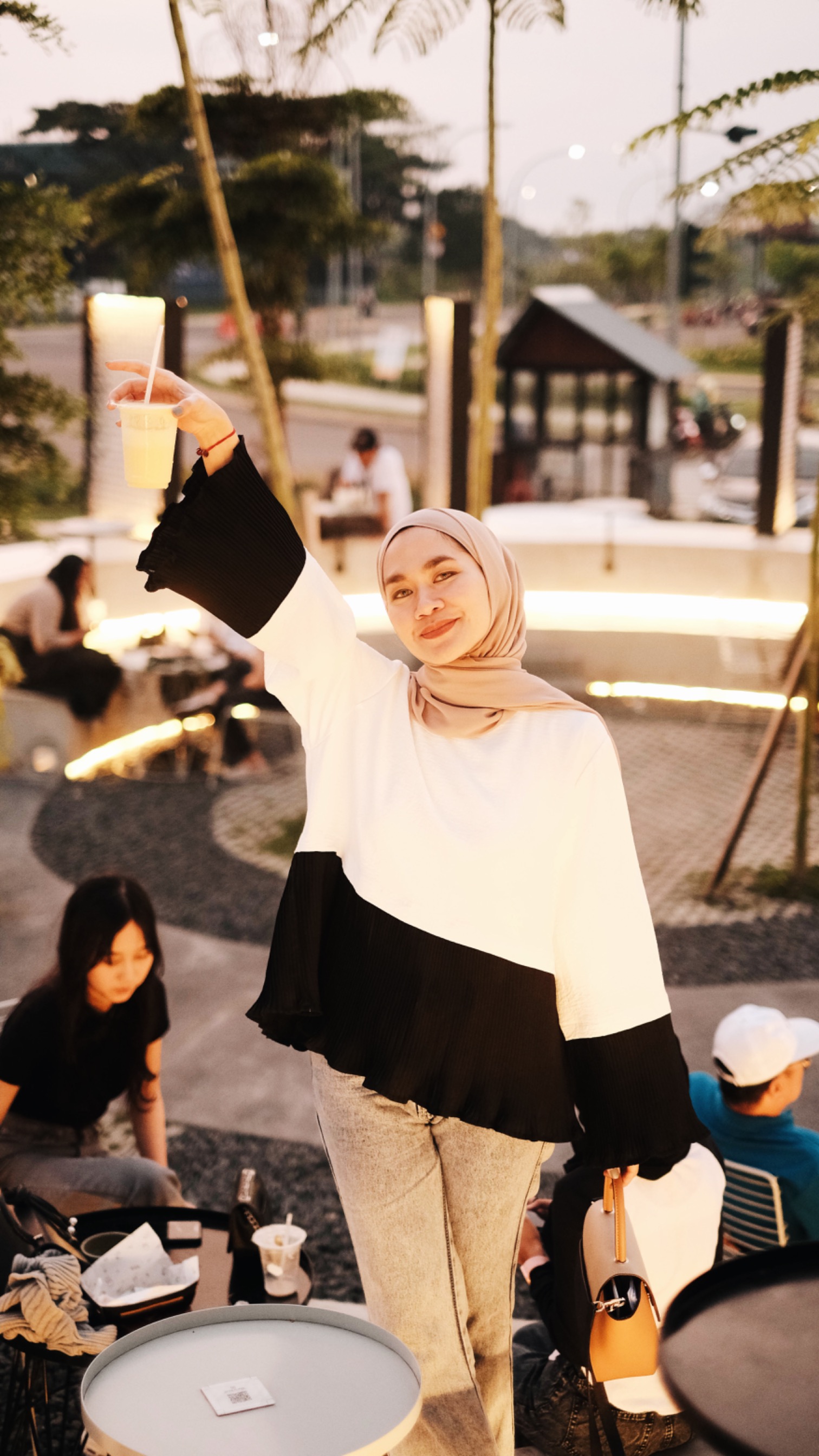 DEFECT~Ousa White Black