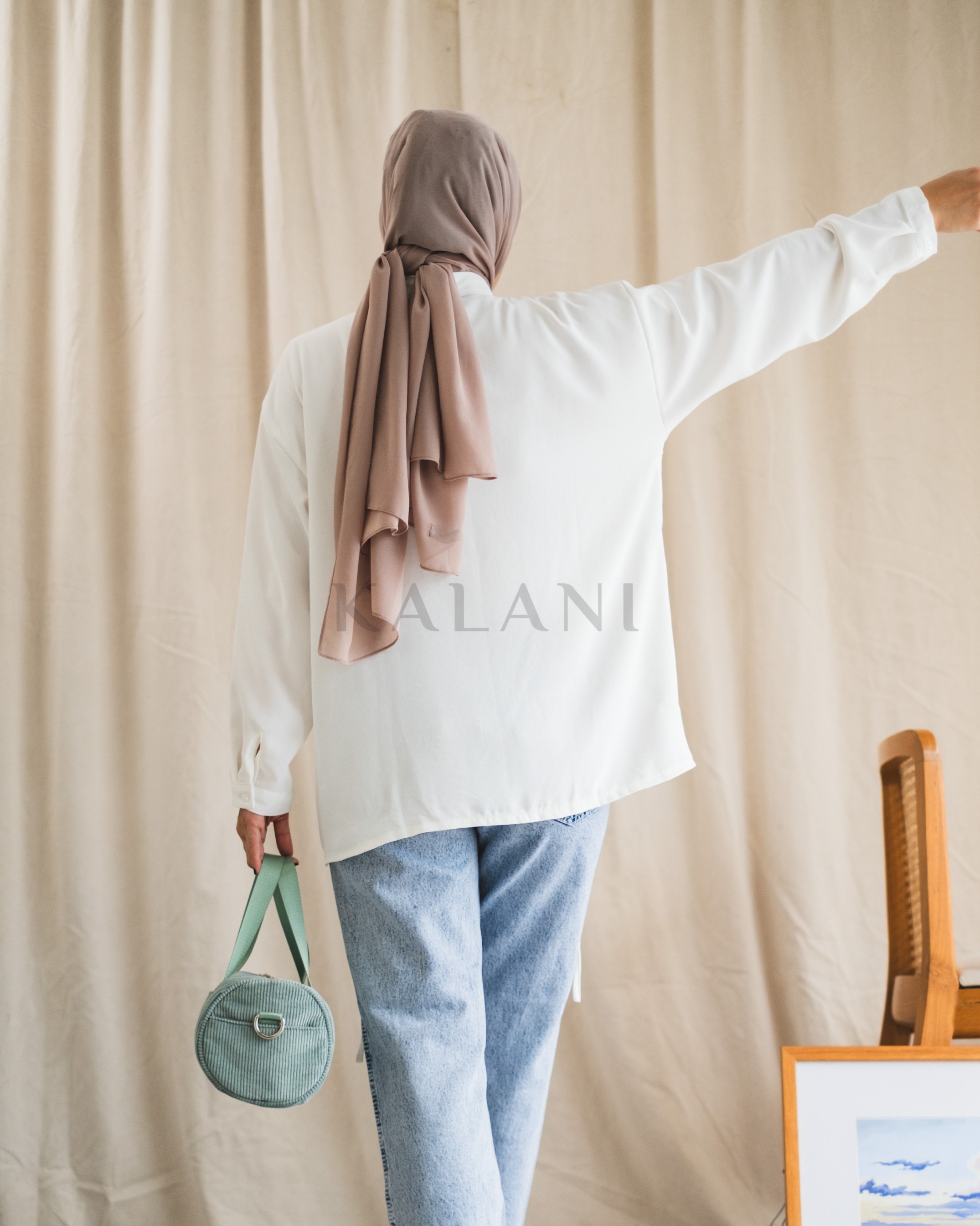 Kinar Broken White