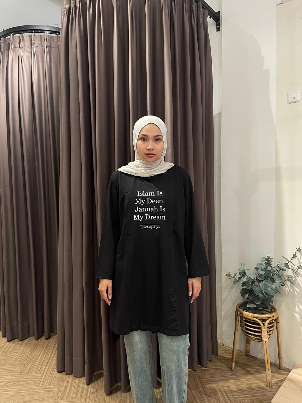 DEENA TUNIK 