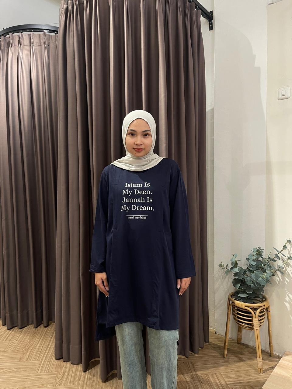DEENA TUNIK 
