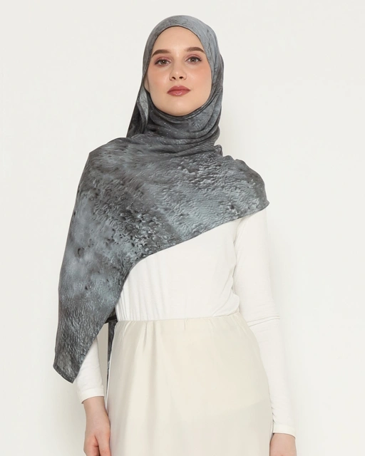 Image of MAE PRINTED VISCOSE PASHMINA