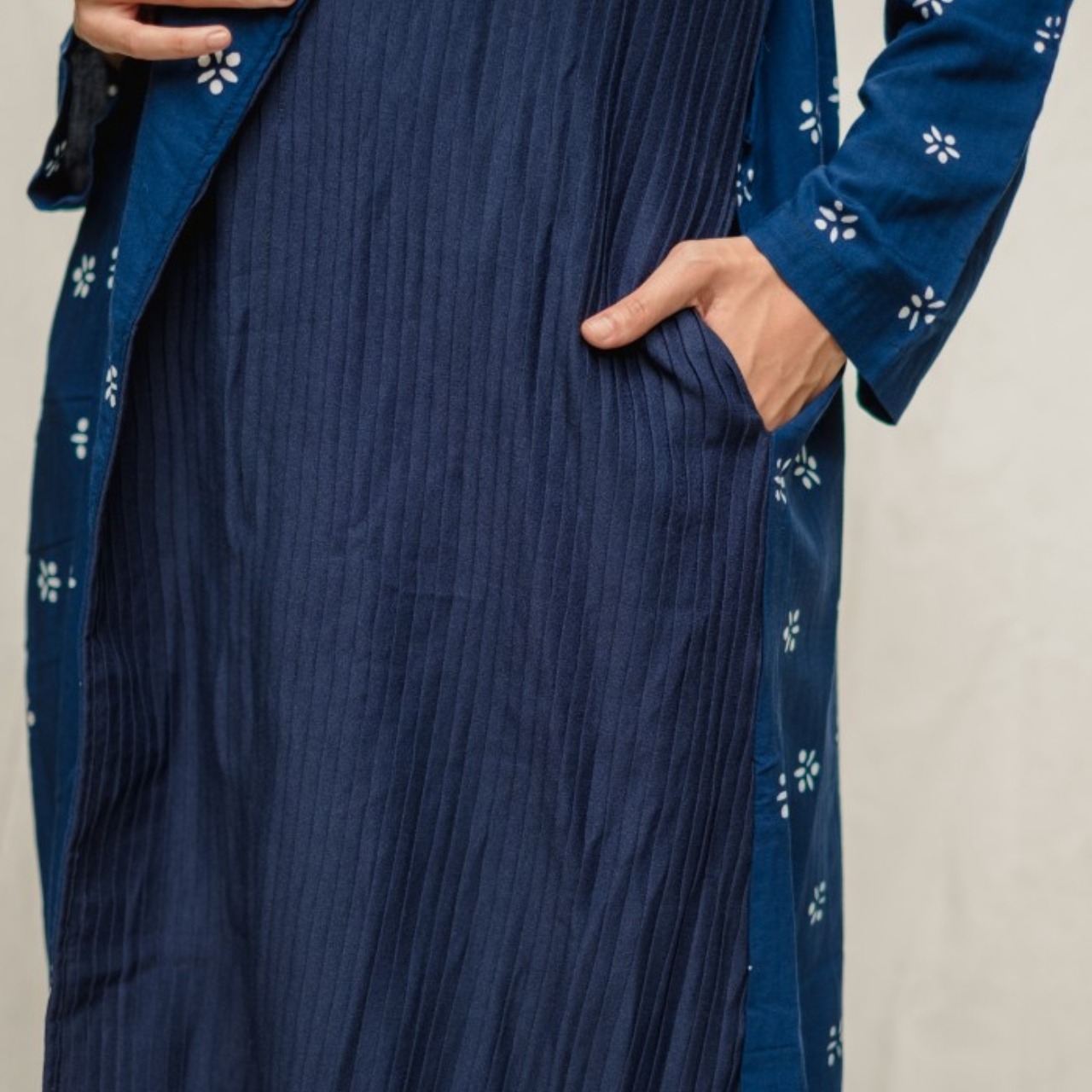 Dama Kara Kinasih Long Coat