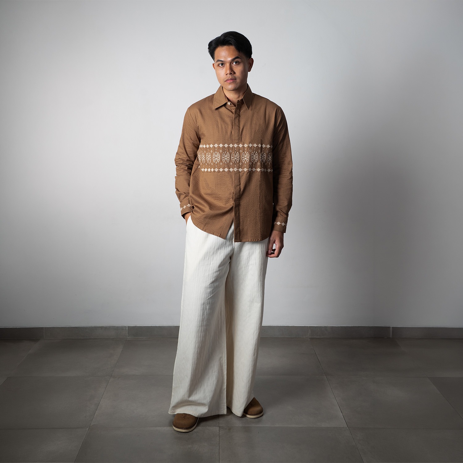 Dama Kara Kaimana Kemeja Embroidery