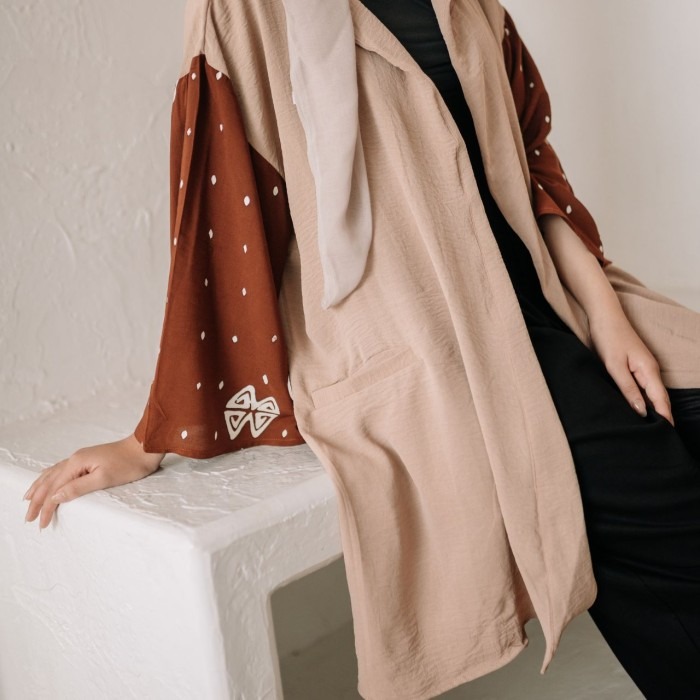 Dama Kara Kaimana Outer