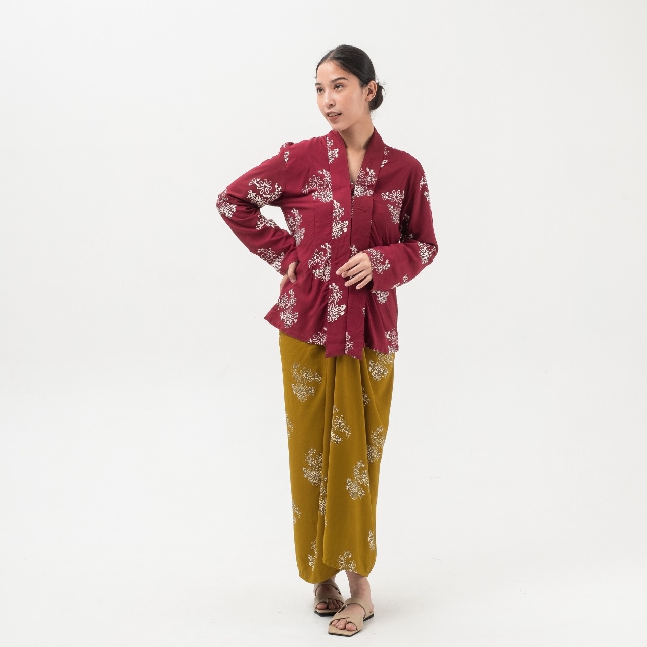 Dama Kara Suar Kebaya Encim Longsleeve
