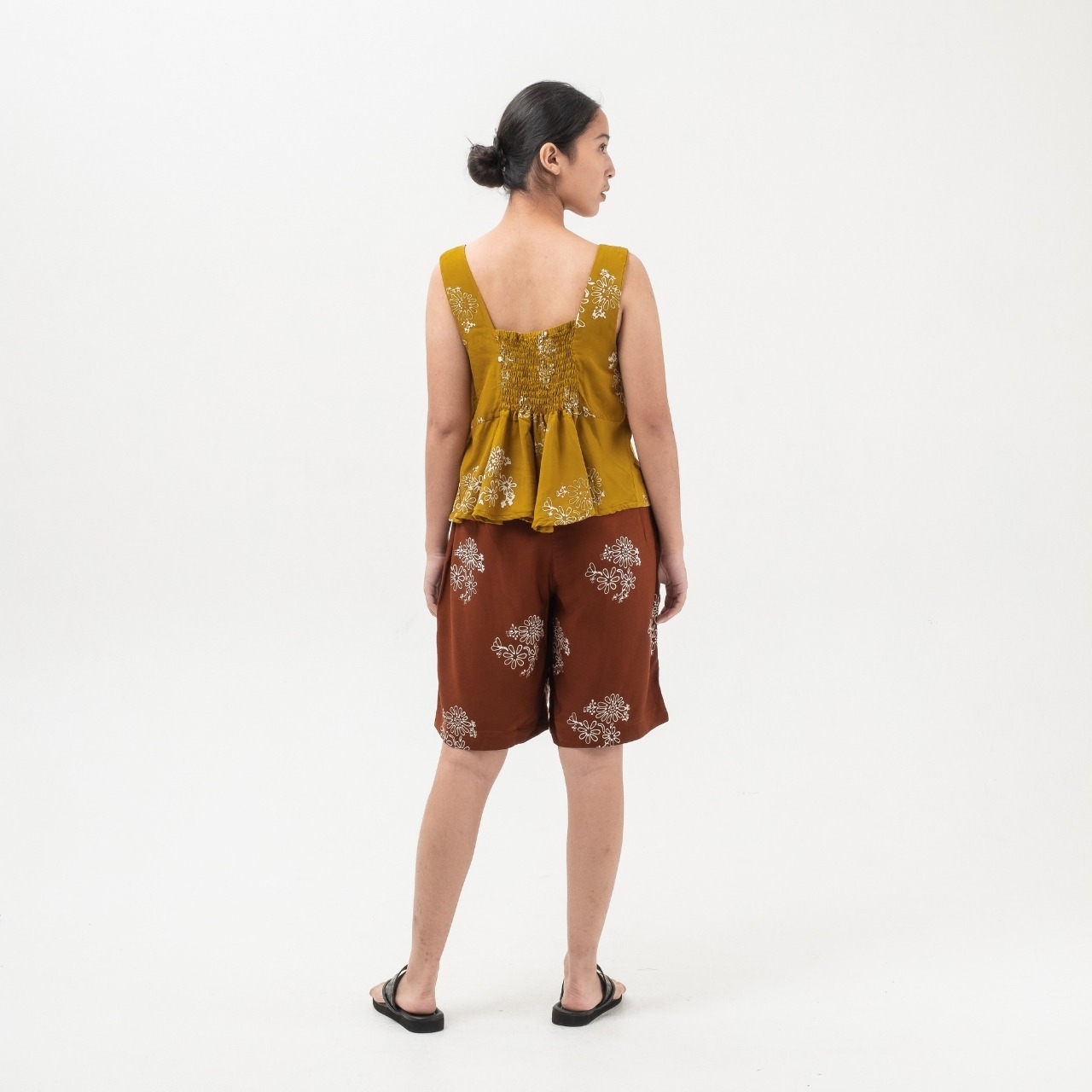 Dama Kara Suar Short Pants Zipper