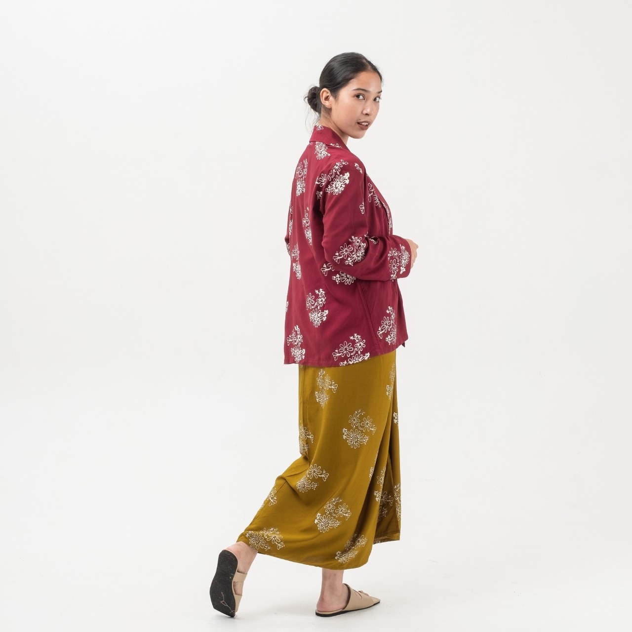 Dama Kara Suar Kebaya Encim Longsleeve
