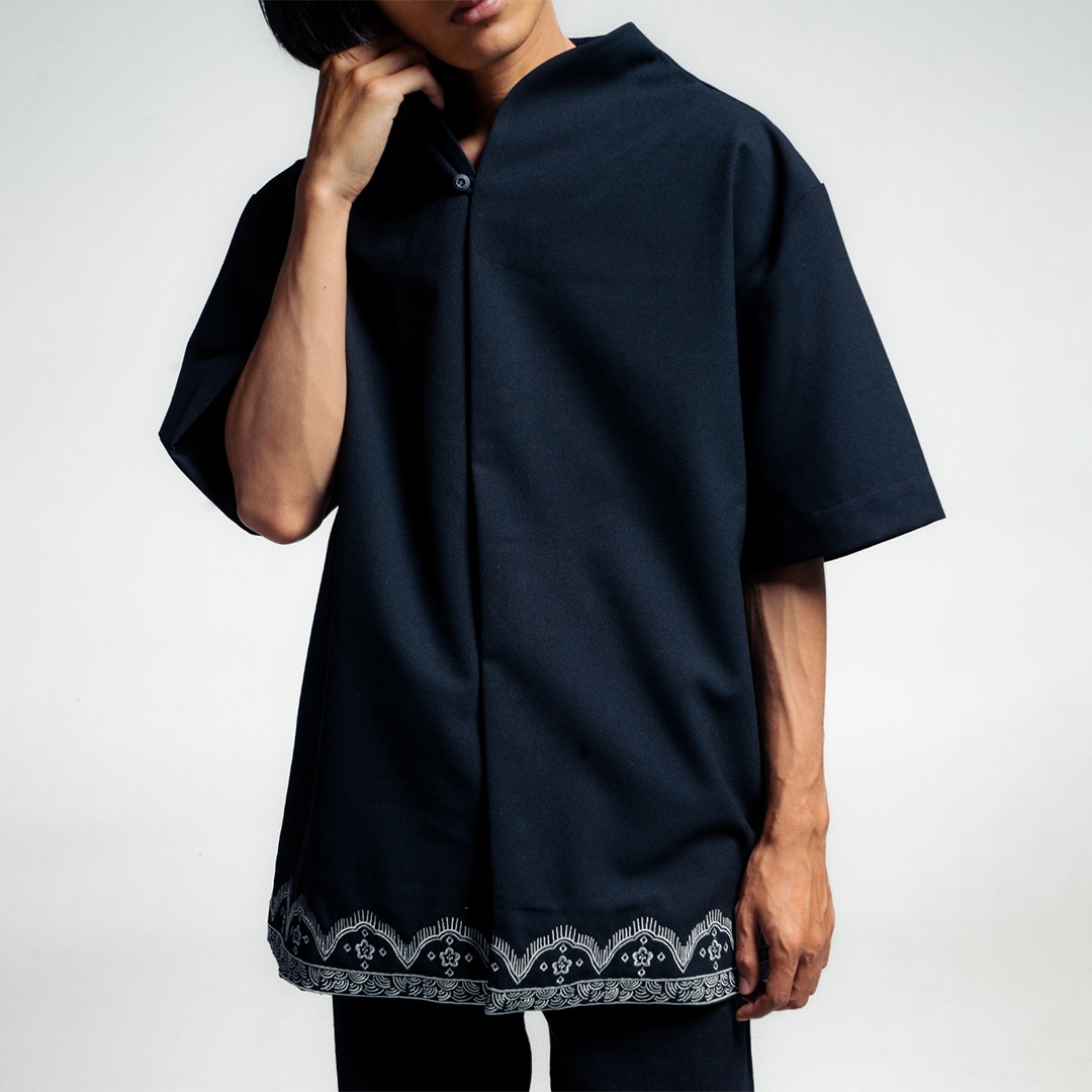 Dama Kara Arunika Embroidery Men Shirt