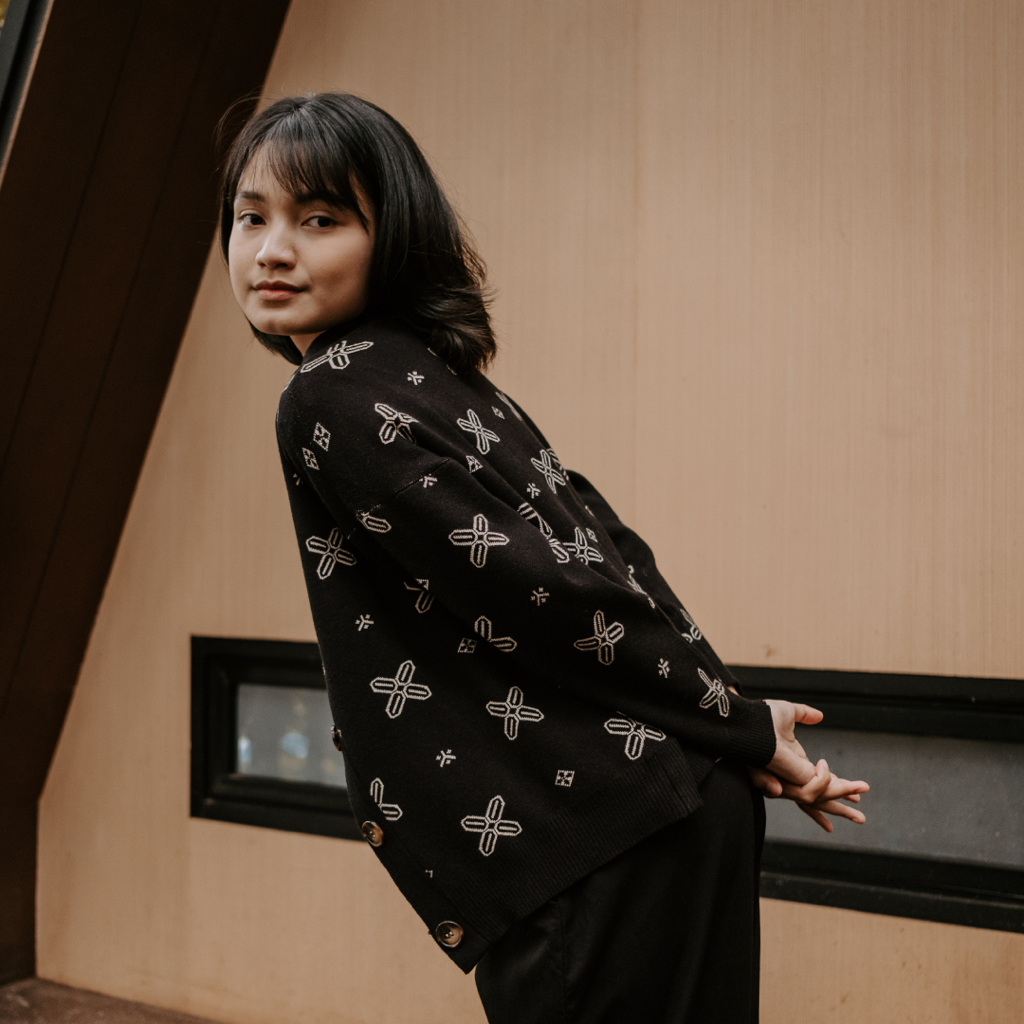 Dama Kara Hapsari Cardigan Rajut
