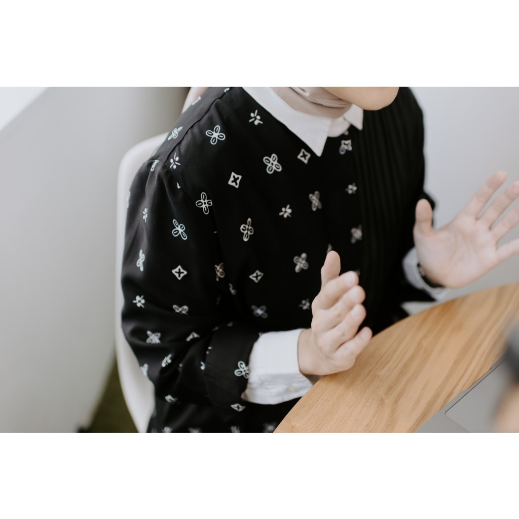 Dama Kara Hapsari Longsleeve
