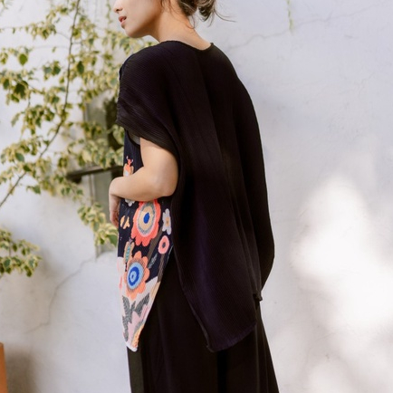 Dama Kara Kanaya Blouse Two Tone Pleats