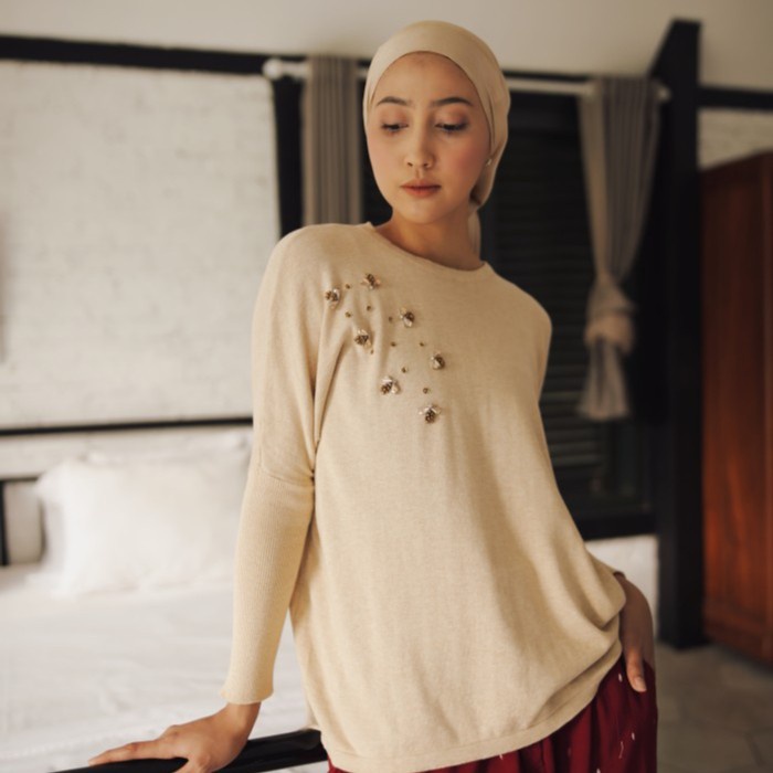Dama Kara Nahla Sweater Beads Rajut