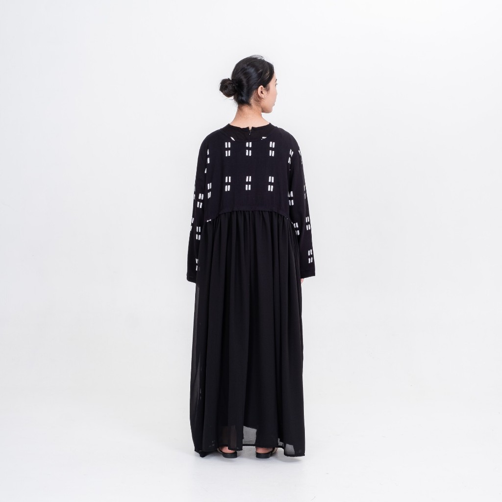 Dama Kara Gayatri Long Outer Longsleeve