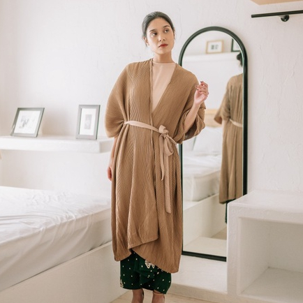 Dama Kara Basic Kimono Pleats