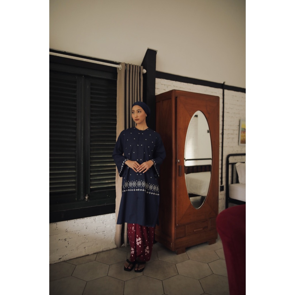 Dama Kara Kaimana Tunik Embroidery Longsleeve