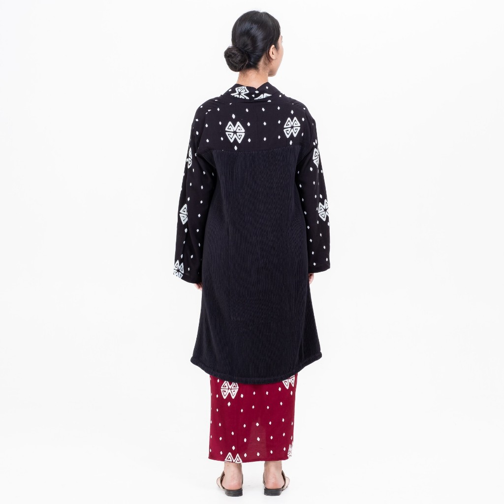 Dama Kara Kaimana Kebaya Encim