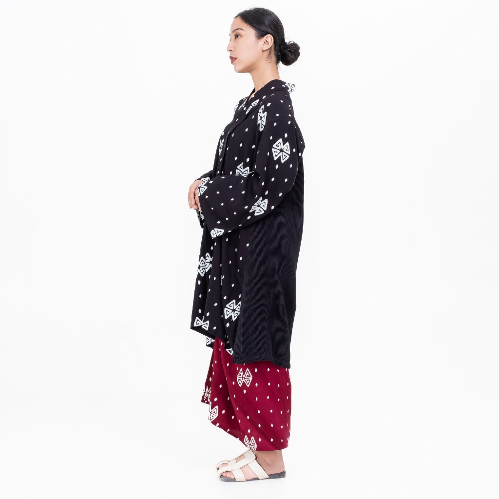 Dama Kara Kaimana Kebaya Encim