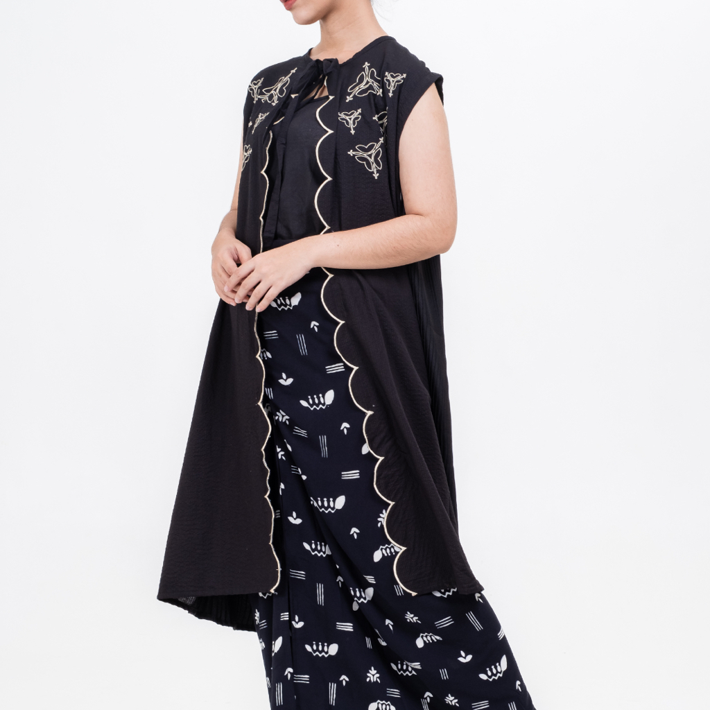 Dama Kara Kala Embroidery Outer Sleeveless Pleats