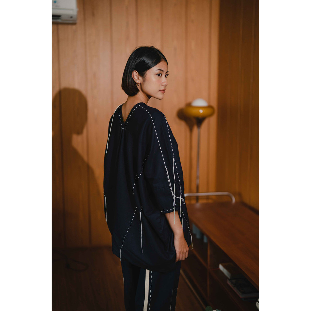 Dama Kara Jalin Blouse Sashiko