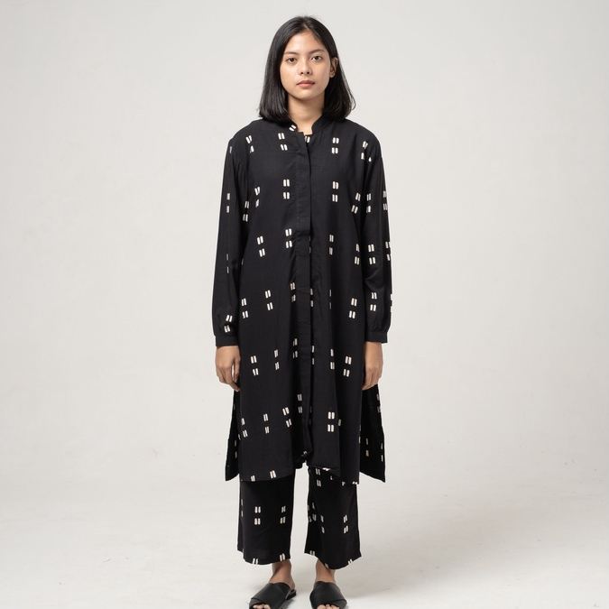 Dama Kara Top - Gayatri Tunik Black