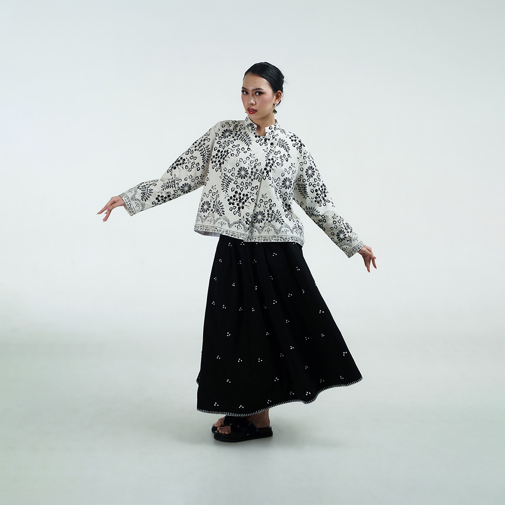 Dama Kara Arunika Janggan Women Shirt