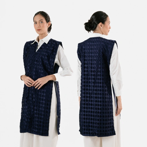 Image of Dama kara Aksata Vest Lace