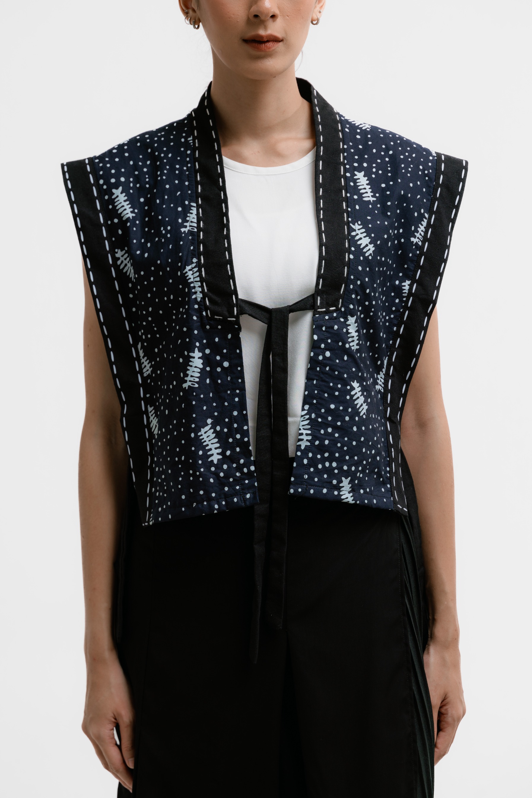 Dama Kara Harsa Crop Vest