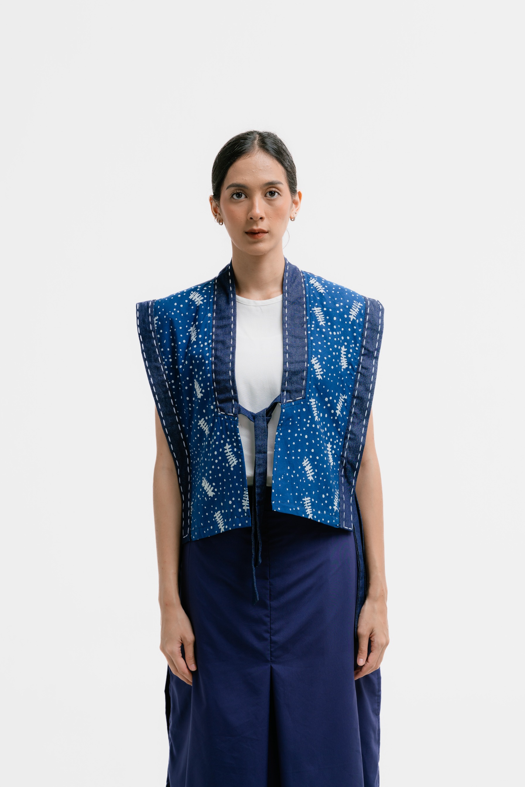 Dama Kara Harsa Crop Vest