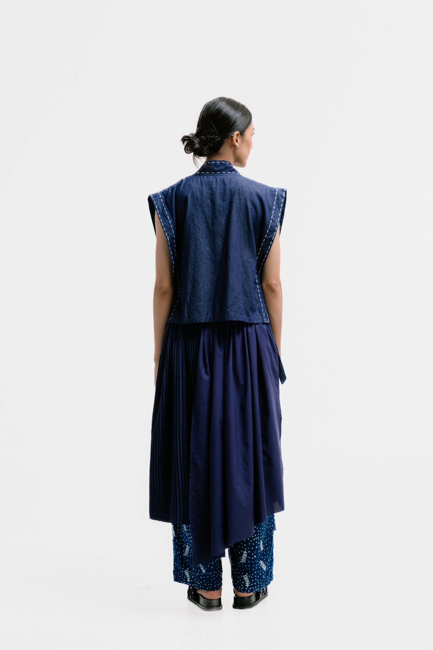 Dama Kara Harsa Crop Vest
