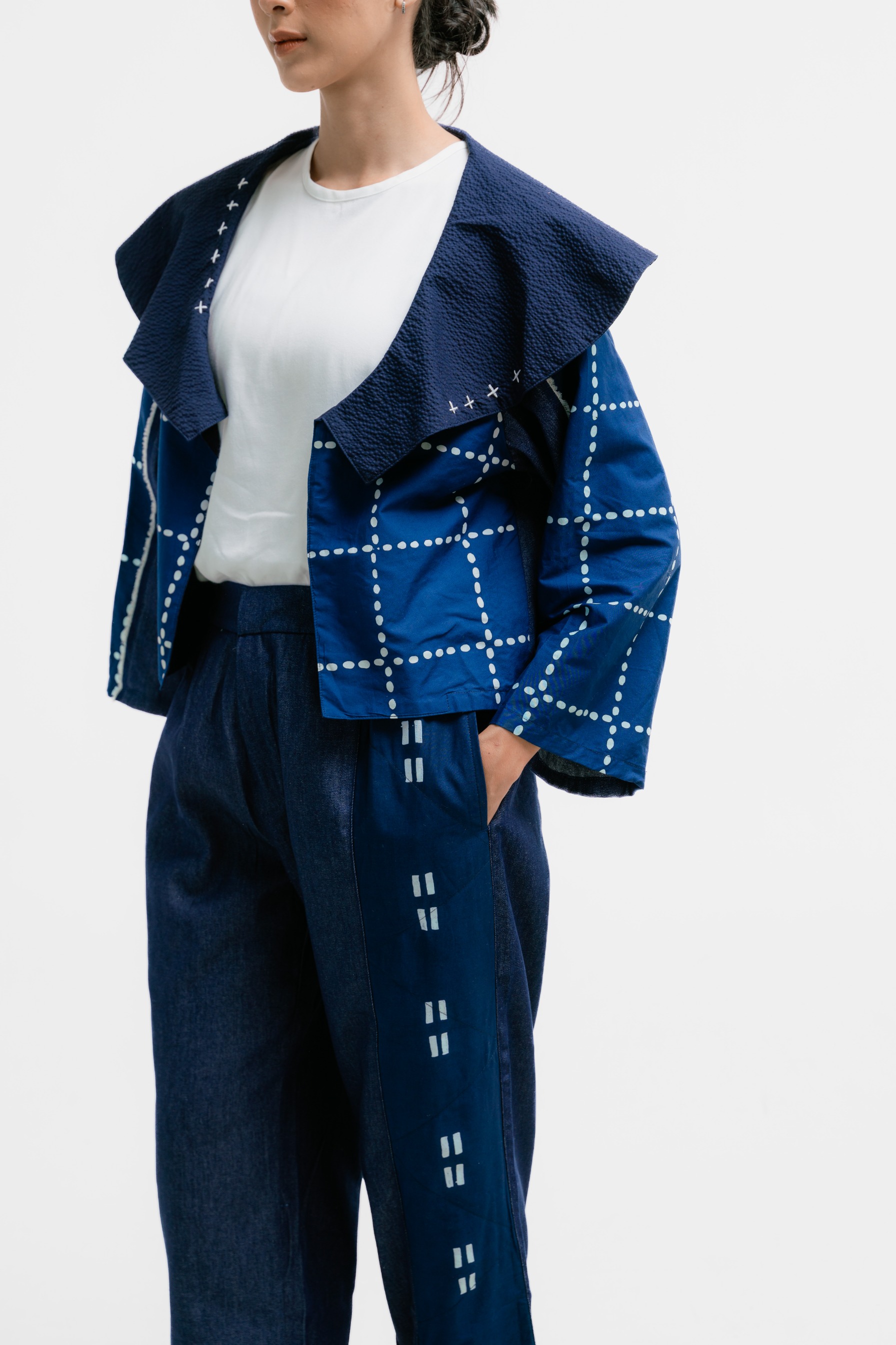 Dama Kara Lembayung Crop Outer