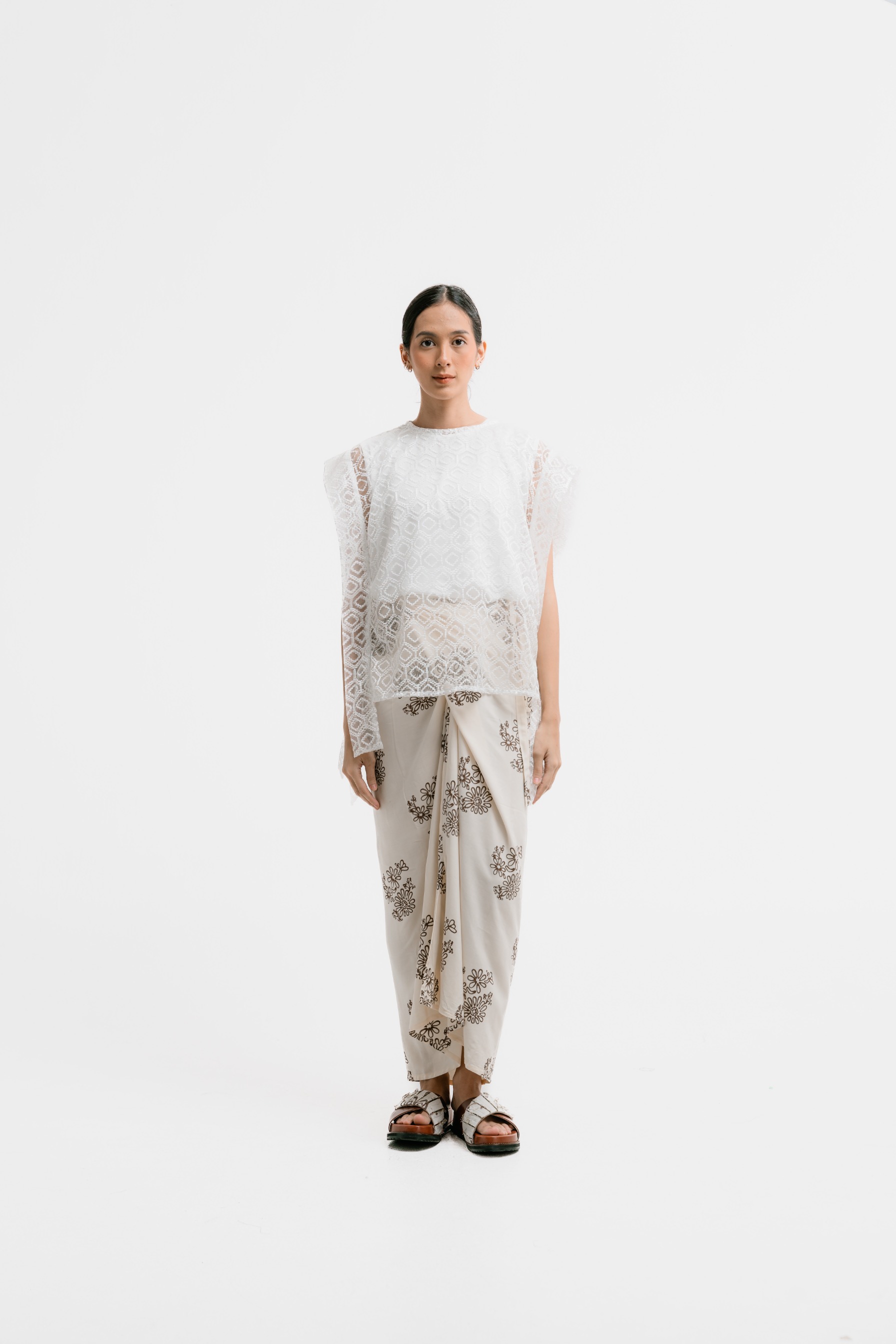 Dama Kara Basic Lace Vest