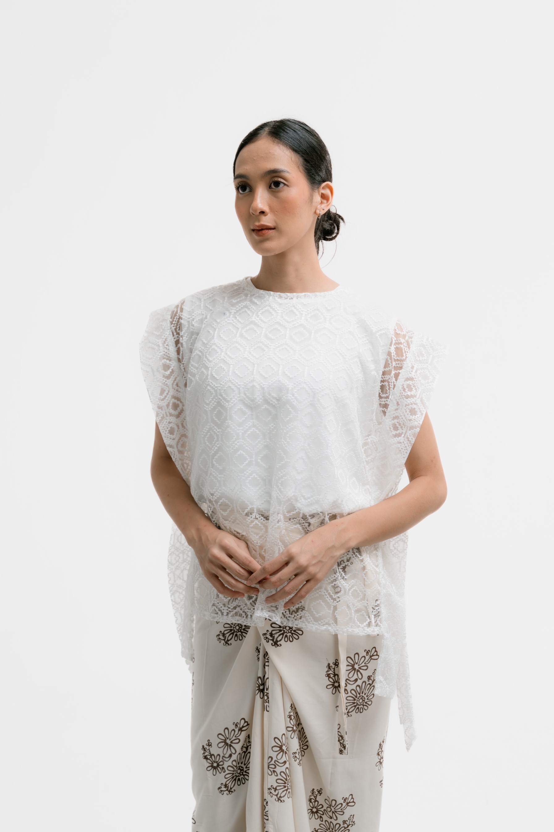 Dama Kara Basic Lace Vest
