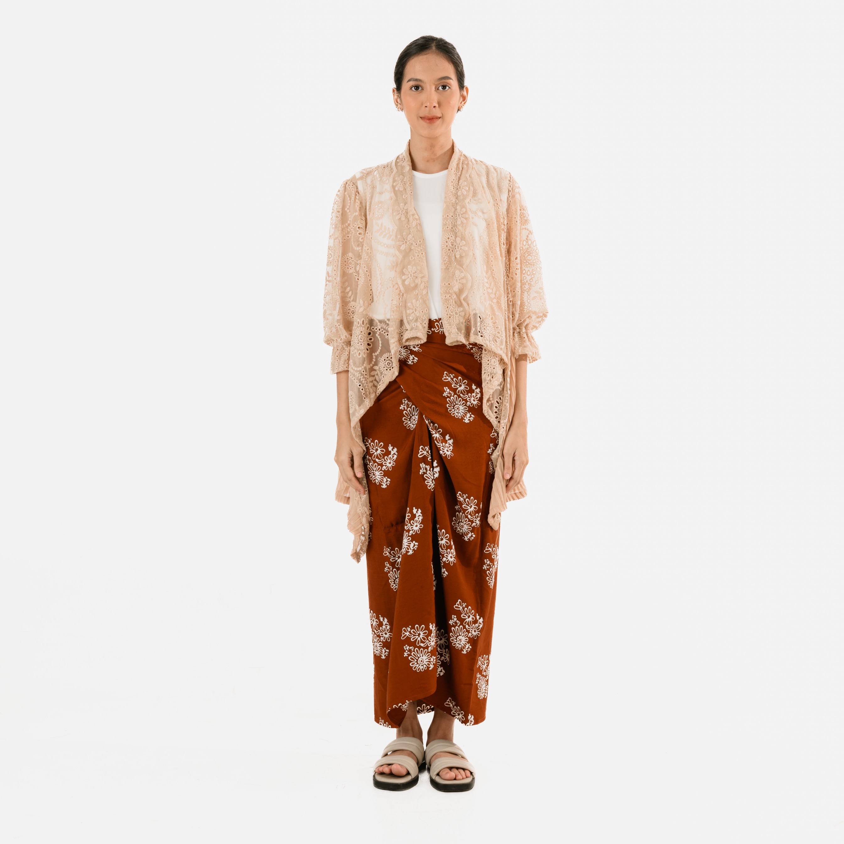 Dama Kara Basic Outer Lace Pleats