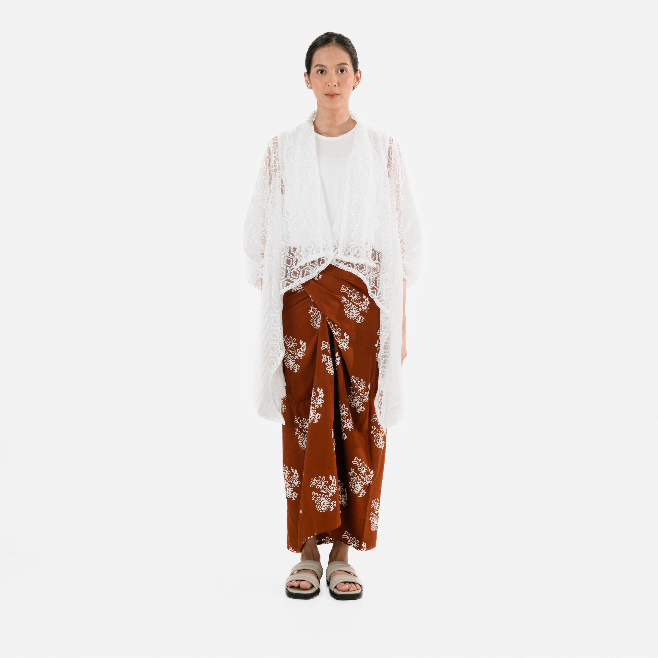 Dama Kara Basic Outer Lace Pleats