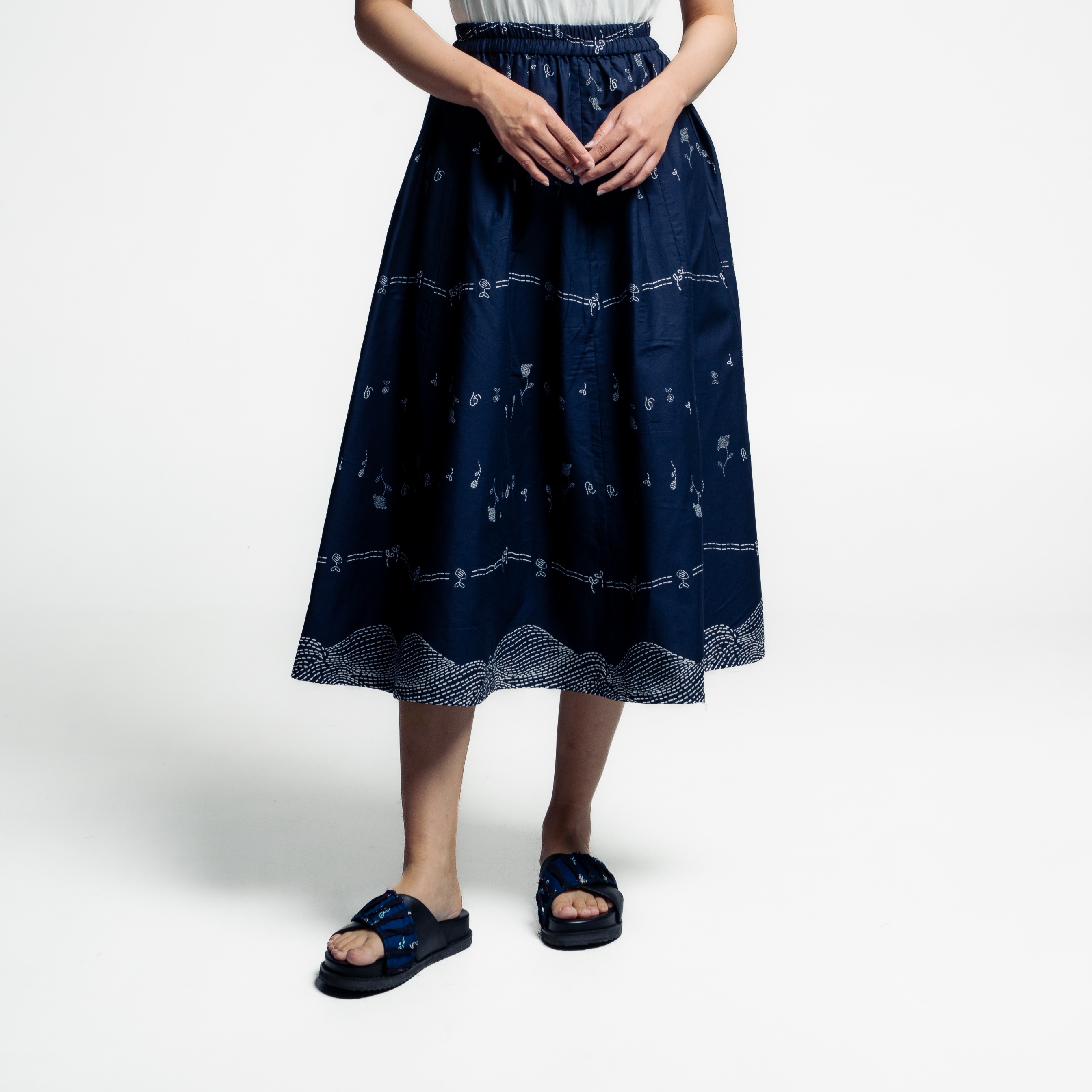 Dama Kara Kembali Panel Skirt