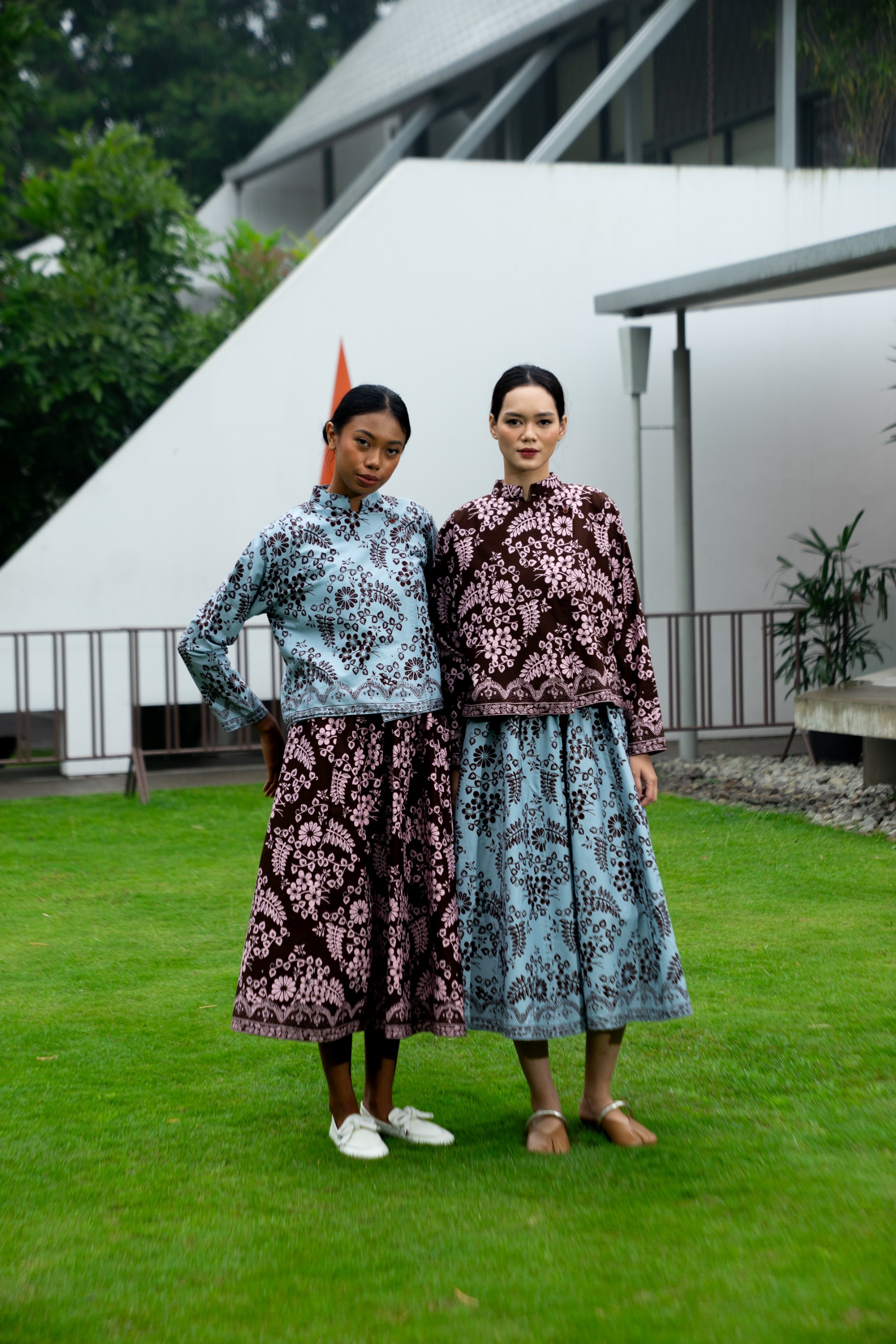 Dama Kara Arunika Janggan Women Shirt